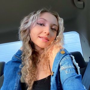 Meet your Posher, Ashlee